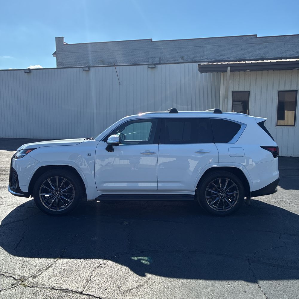 2024 Lexus LX 600 F SPORT Handling