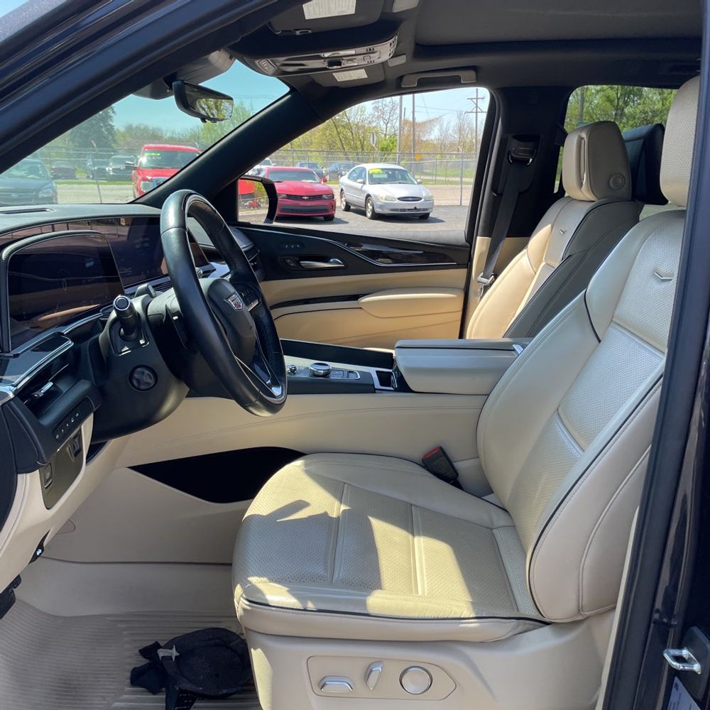 2023 Cadillac Escalade ESV Premium Luxury