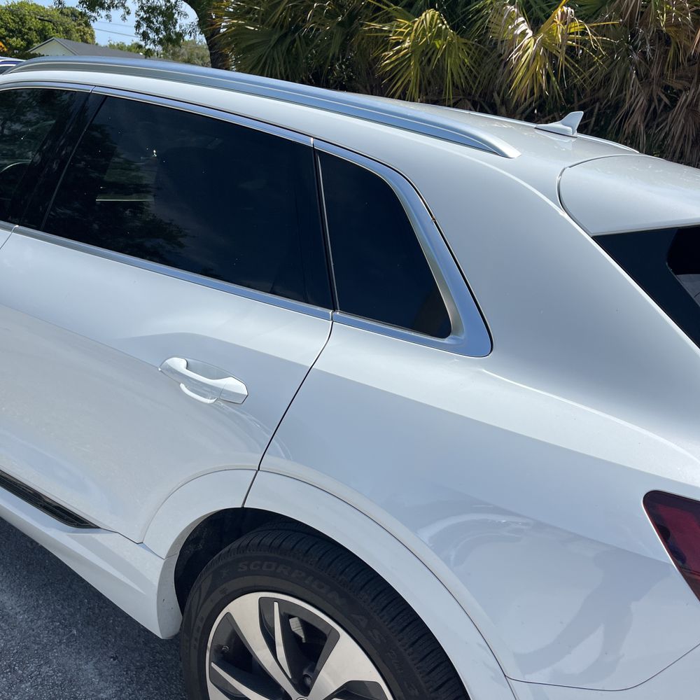 2024 Audi Q8 e-tron quattro Premium Plus