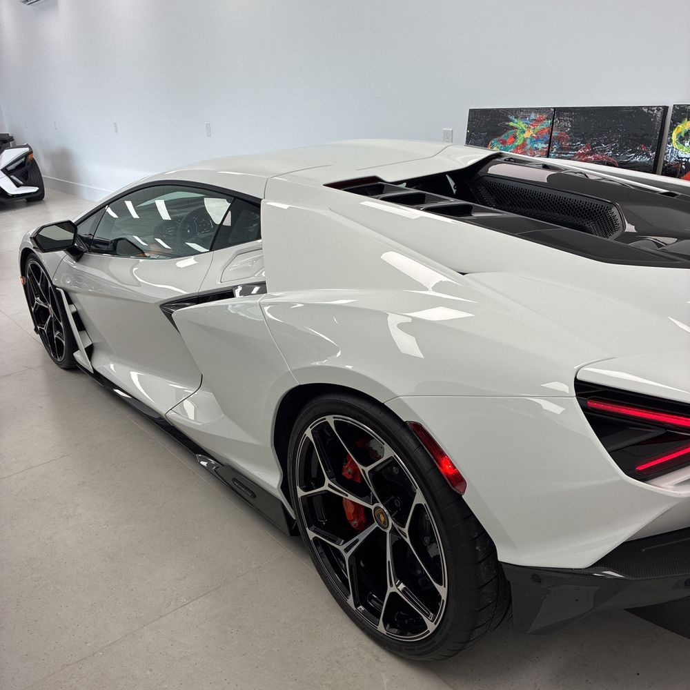 2024 Lamborghini Revuelto