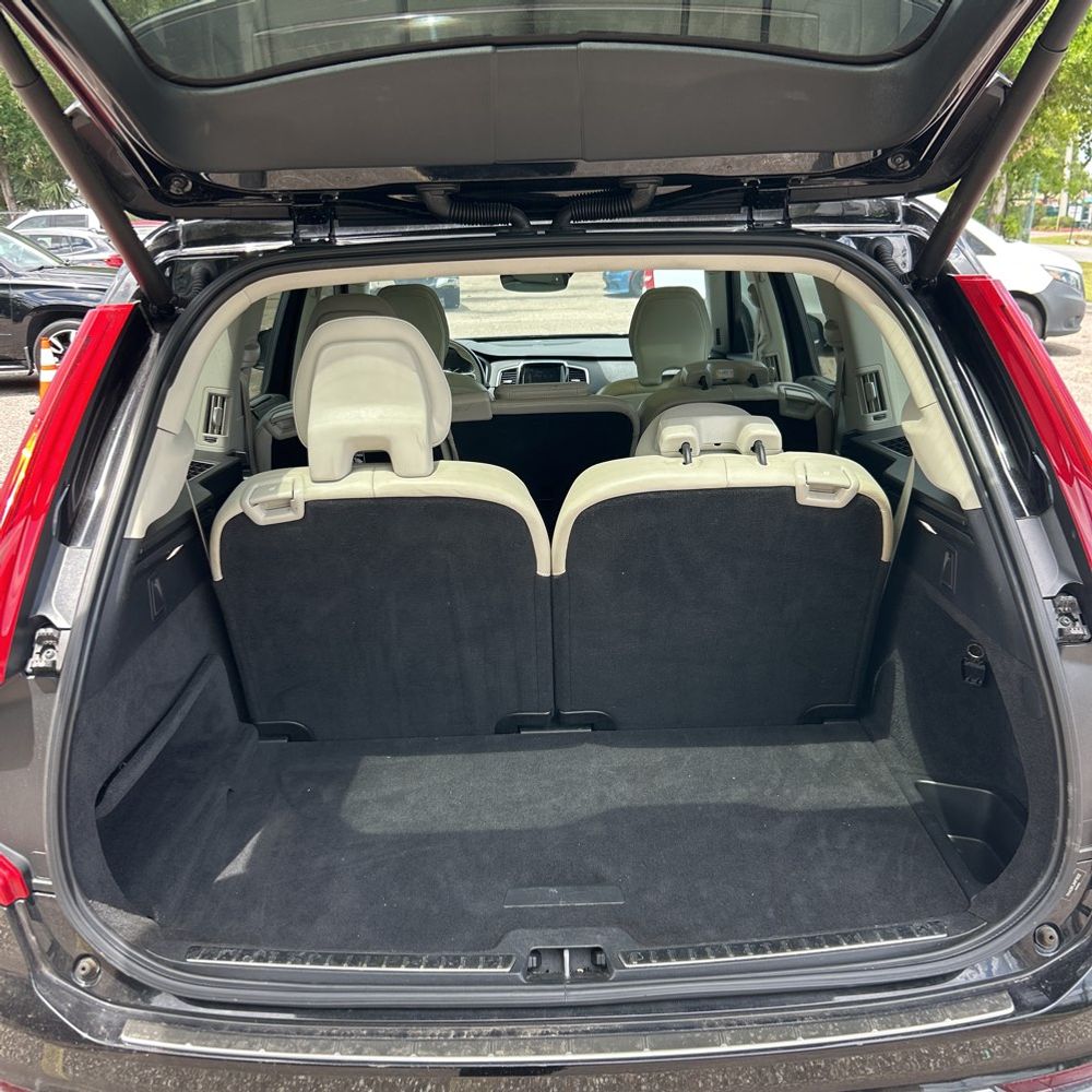 2021 Volvo XC90 T6 Inscription 7 Passenger