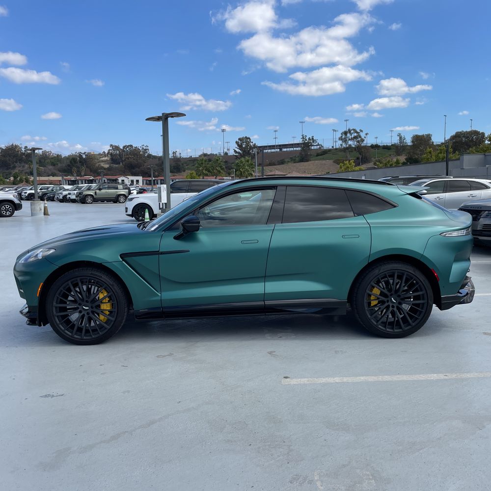2025 Aston Martin DBX 707