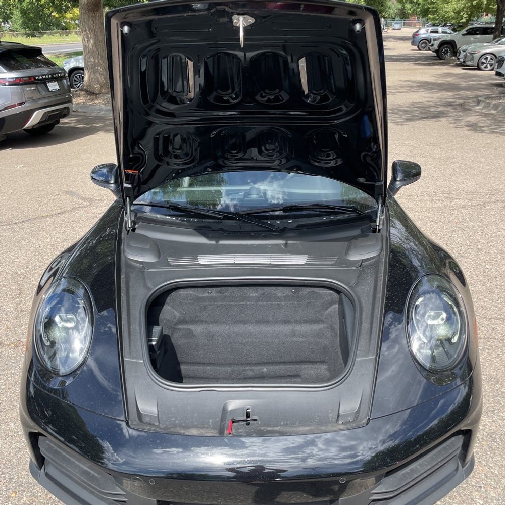 2025 Porsche 911 Carrera