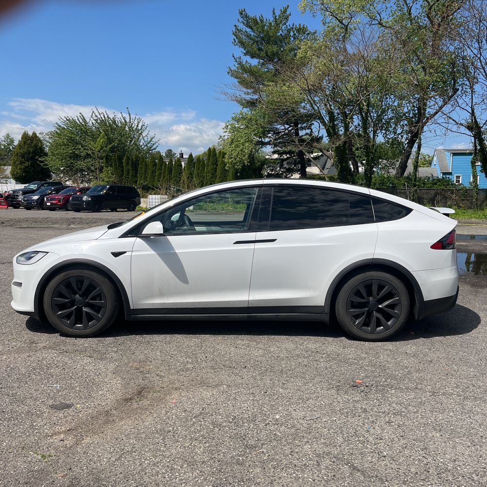 2022 Tesla Model X Base