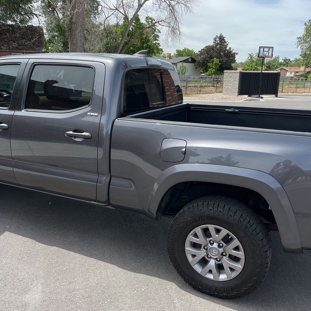 2018 Toyota Tacoma SR5 V6 photo 6