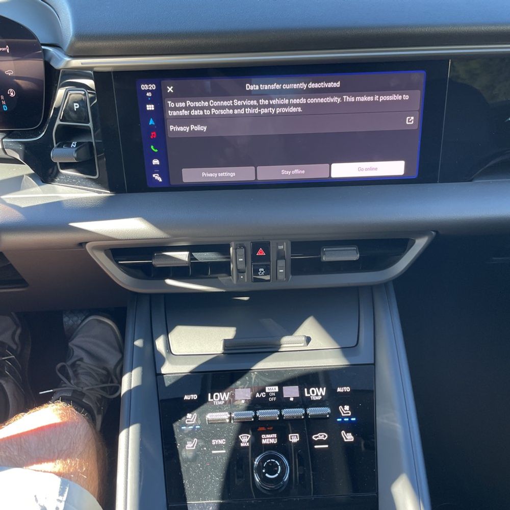 2025 Porsche Macan EV 4