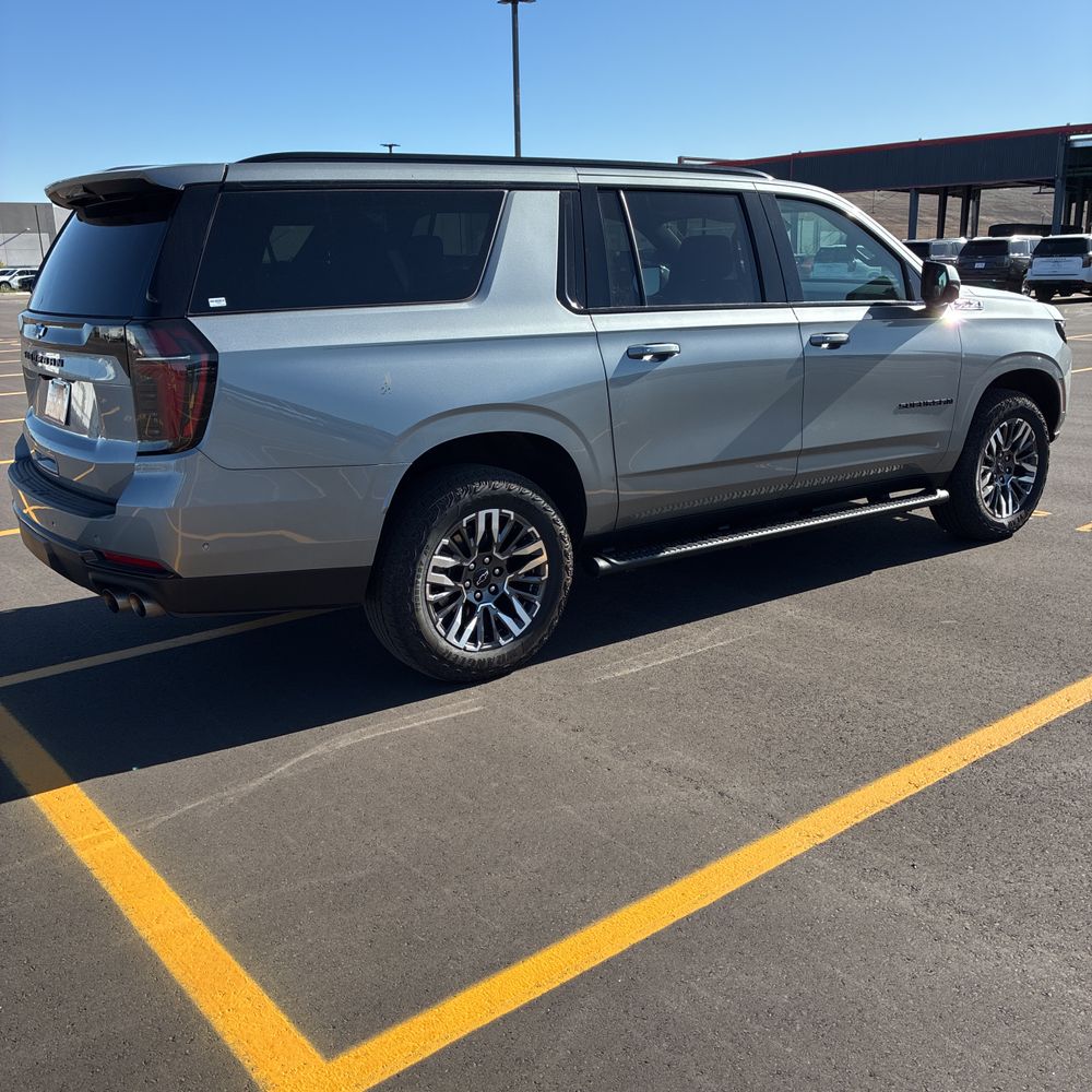 2025 Chevrolet Suburban Z71