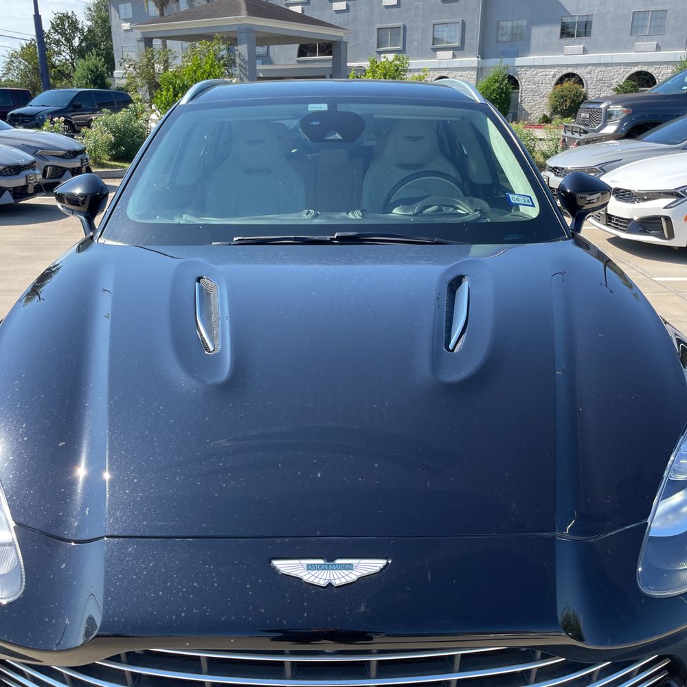 2021 Aston Martin DBX