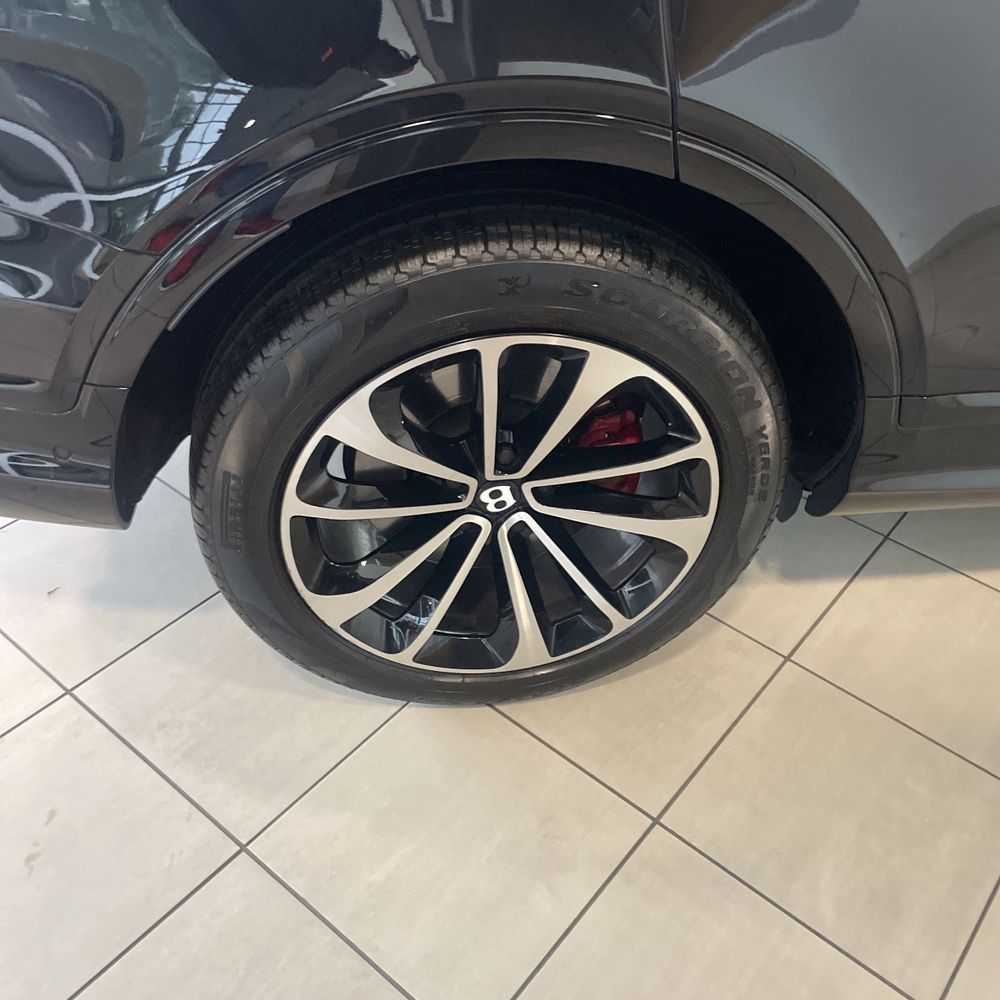 2024 Bentley Bentayga Base