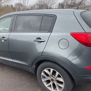 KIA SPORTAGE LX - 6