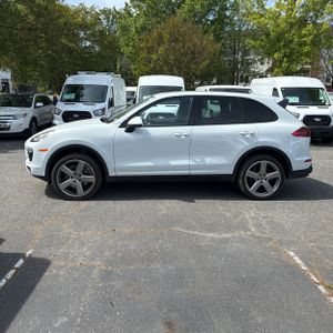 PORSCHE CAYENNE BASE - 3