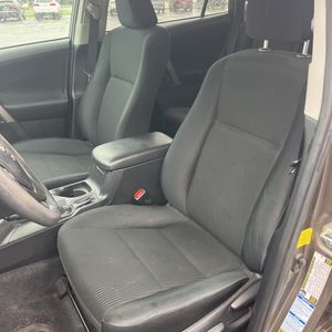 2015 Toyota RAV4 LE — миниатюра 32