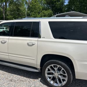 CHEVROLET SUBURBAN - 6