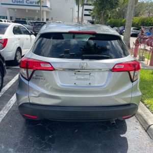 صورة 7 لـ 2022 Honda HR-V LX
