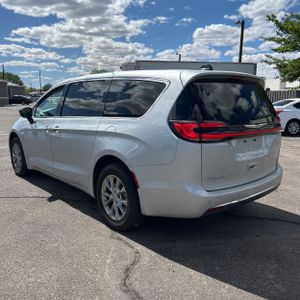 CHRYSLER PACIFICA TOURING L AWD - 5
