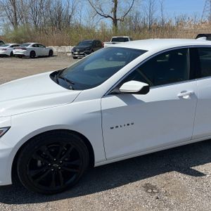 CHEVROLET MALIBU 1LT - 2
