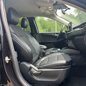 2025 FORD ESCAPE PHEV 缩略图 32