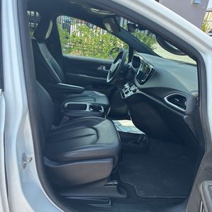 صورة 31 لـ 2025 Chrysler PACIFICA SELECT