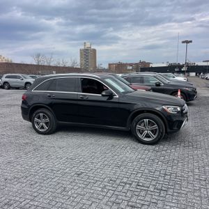 MERCEDES-BENZ GLC - 10