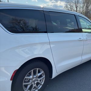 Chrysler Pacifica Touring L - 9
