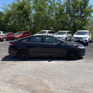 FORD FUSION SE - 10