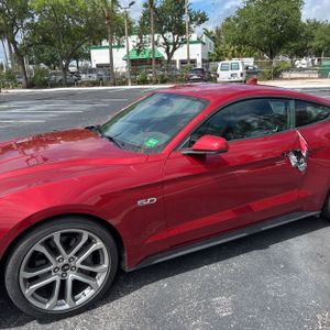 FORD MUSTANG GT PREMIUM - 2