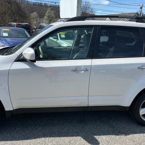 SUBARU FORESTER X - 4