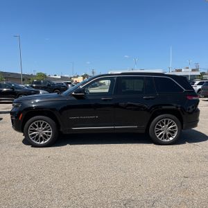 2022 JEEP GRAND CHEROKEE SUMMIT photo 3