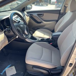 2014 Hyundai ELANTRA SE — миниатюра 32