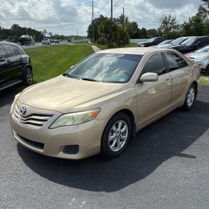 2011 Toyota CAMRY LE photo 1