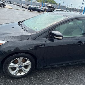 FORD FOCUS SE - 2