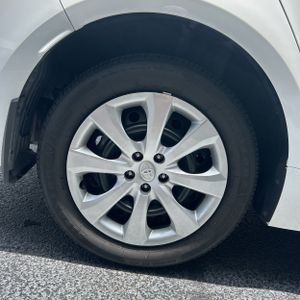 صورة مصغرة 19 لـ 2025 Toyota COROLLA LE