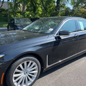 صورة 2 لـ 2022 BMW 740 I