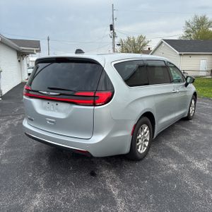 CHRYSLER PACIFICA TOURING L - 8