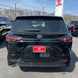 Toyota Sienna XSE 7-Passenger - 6