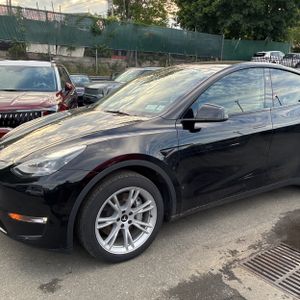 TESLA MODEL Y LONG RANGE - 2