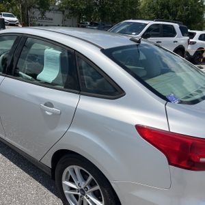 FORD FOCUS SE - 6