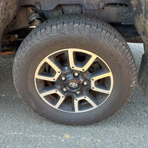 2014 Toyota TUNDRA LIMITED photo 18