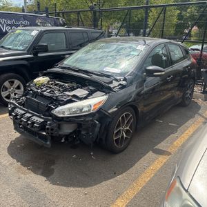 FORD FOCUS SE - 1