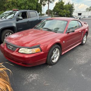 FORD MUSTANG BASE - 1