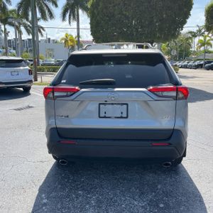 صورة 7 لـ 2024 Toyota RAV4 XLE PREMIUM