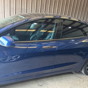 TESLA MODEL 3 BASE - 3