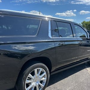 CHEVROLET SUBURBAN HIGH COUNTRY - 9