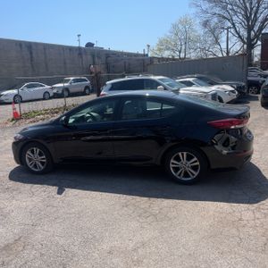 HYUNDAI ELANTRA SE - 3