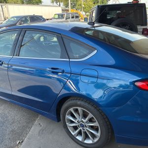 FORD FUSION SE - 6