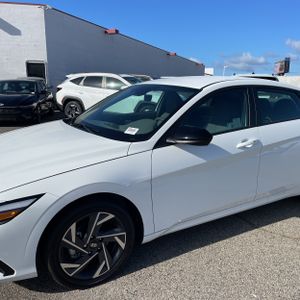 HYUNDAI ELANTRA HYBRID SEL SPORT - 2