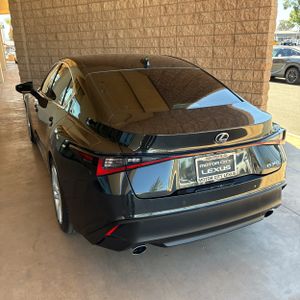 2023 Lexus IS 300 BASE — фото 4