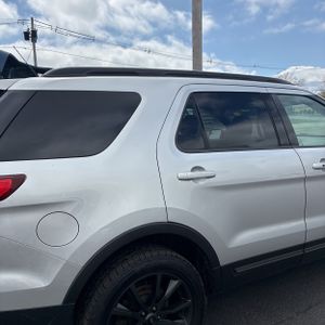 FORD EXPLORER XLT - 9