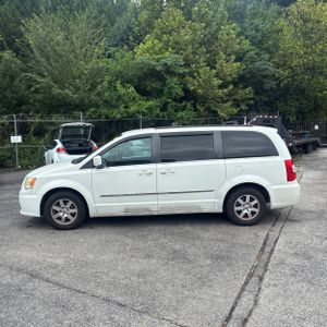 صورة 3 لـ 2012 Chrysler TOWN AND COUNTRY TOURING