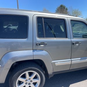 JEEP LIBERTY SPORT - 9